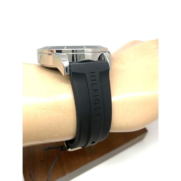 Tommy Hilfiger Men's Watch 1791661 Quartz Blue Dial Black Rubber Strap 46mm - Picture 7 of 14